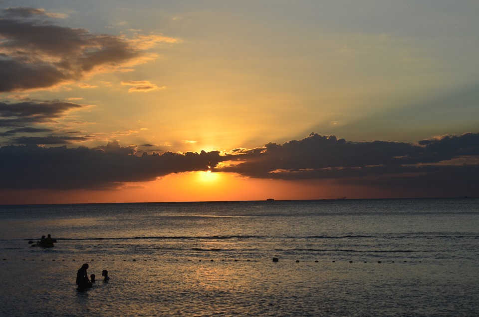 ternatebeach_sunset